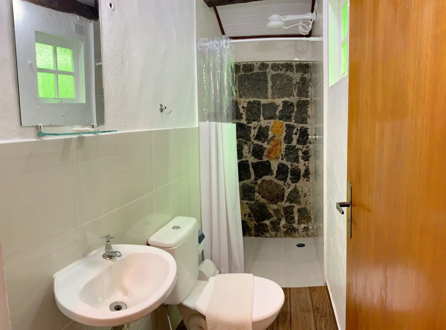 VELINN Pousada Bromélias