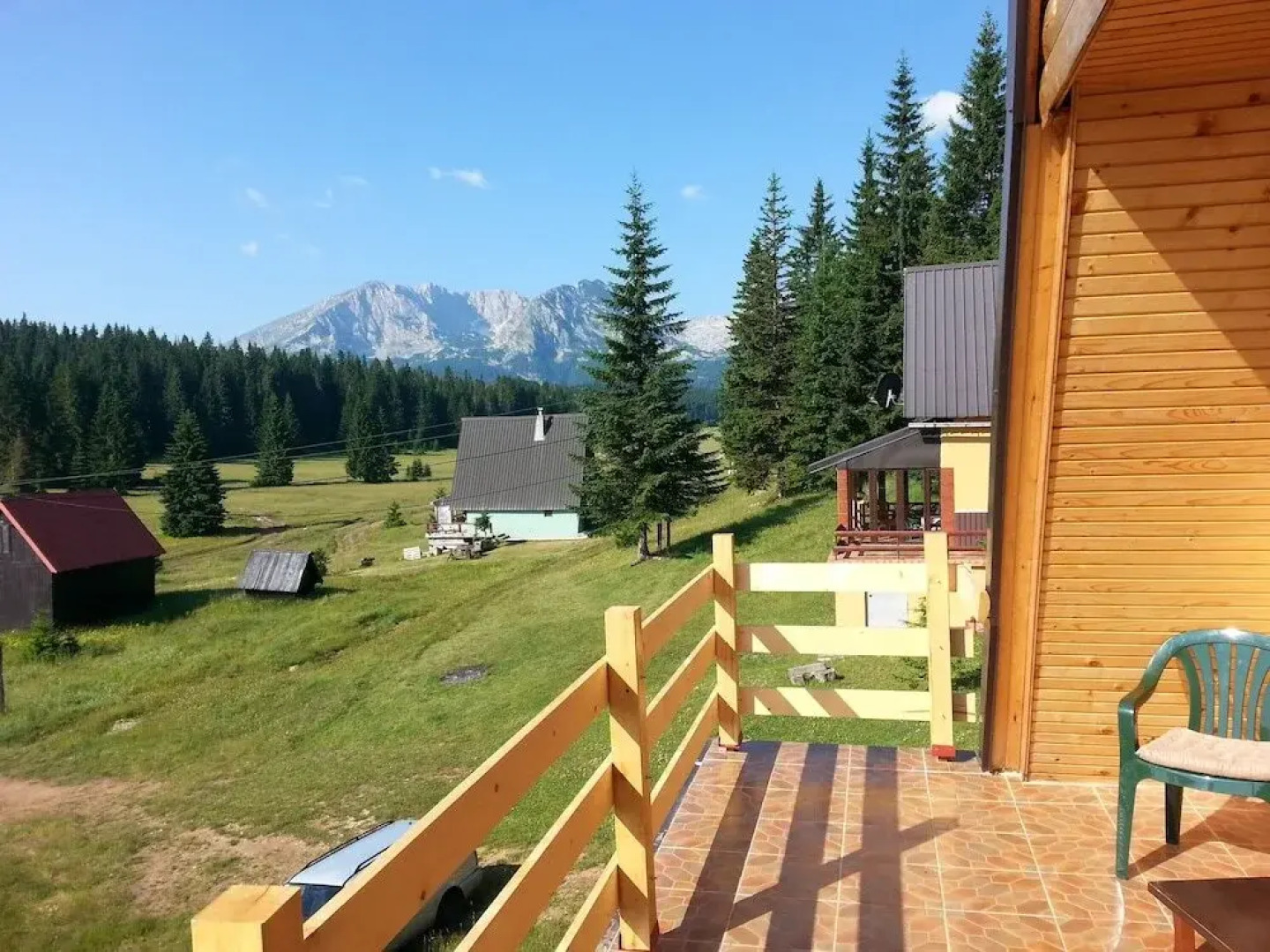 Rooms and Apartment Palas