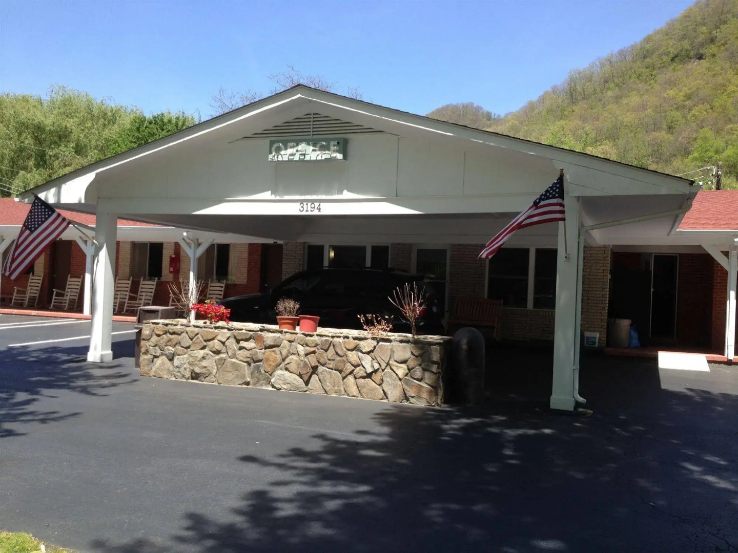 Travelowe's Motel