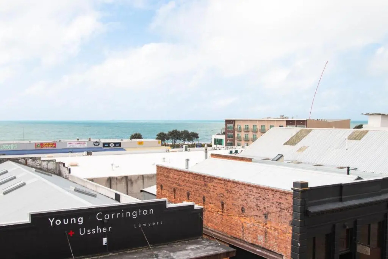 King and Queen Hotel Suites