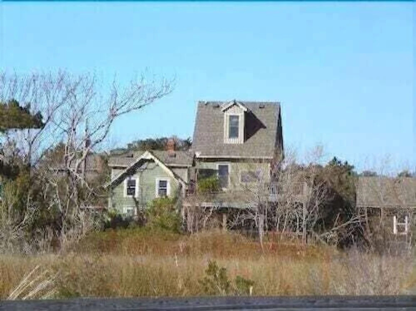 Lighthouse Cottage at Ocracoke 3 Bedrooms 2 Bathrooms Home