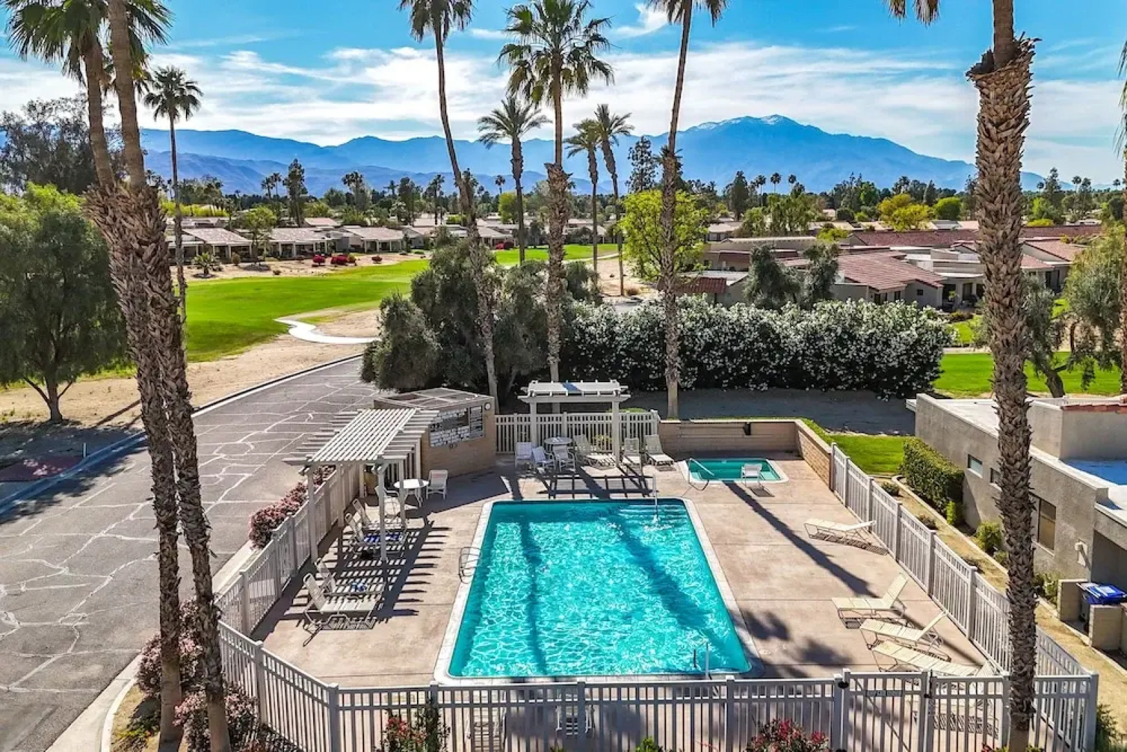 Games, Grill & Golf Course View: Palm Desert Gem!