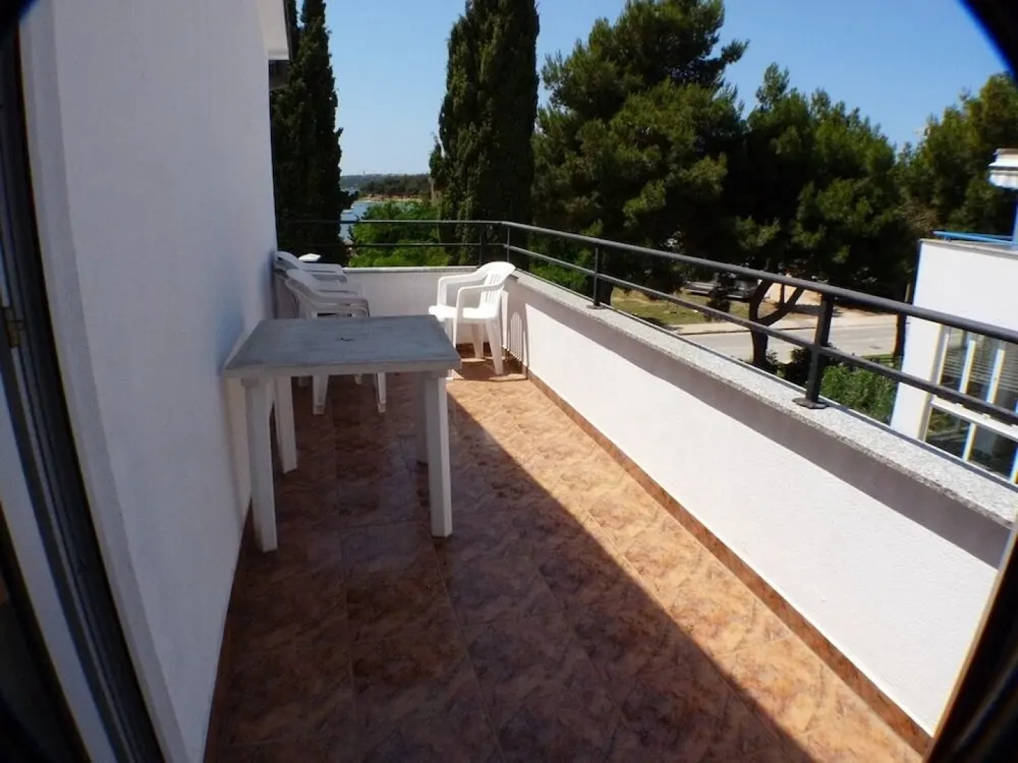 Hotel Hilde Yellow House