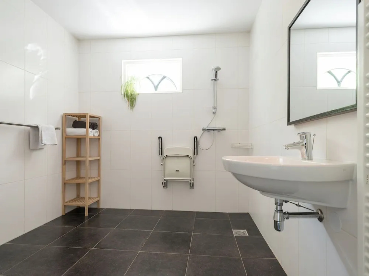 Inviting Holiday Home in Zuidoostbeemster near Center & Forest