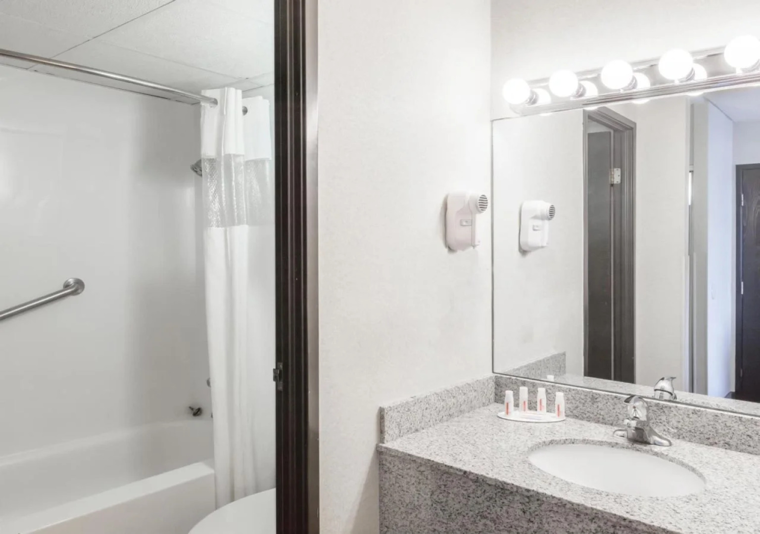 Albany Ramada Plaza Hotel