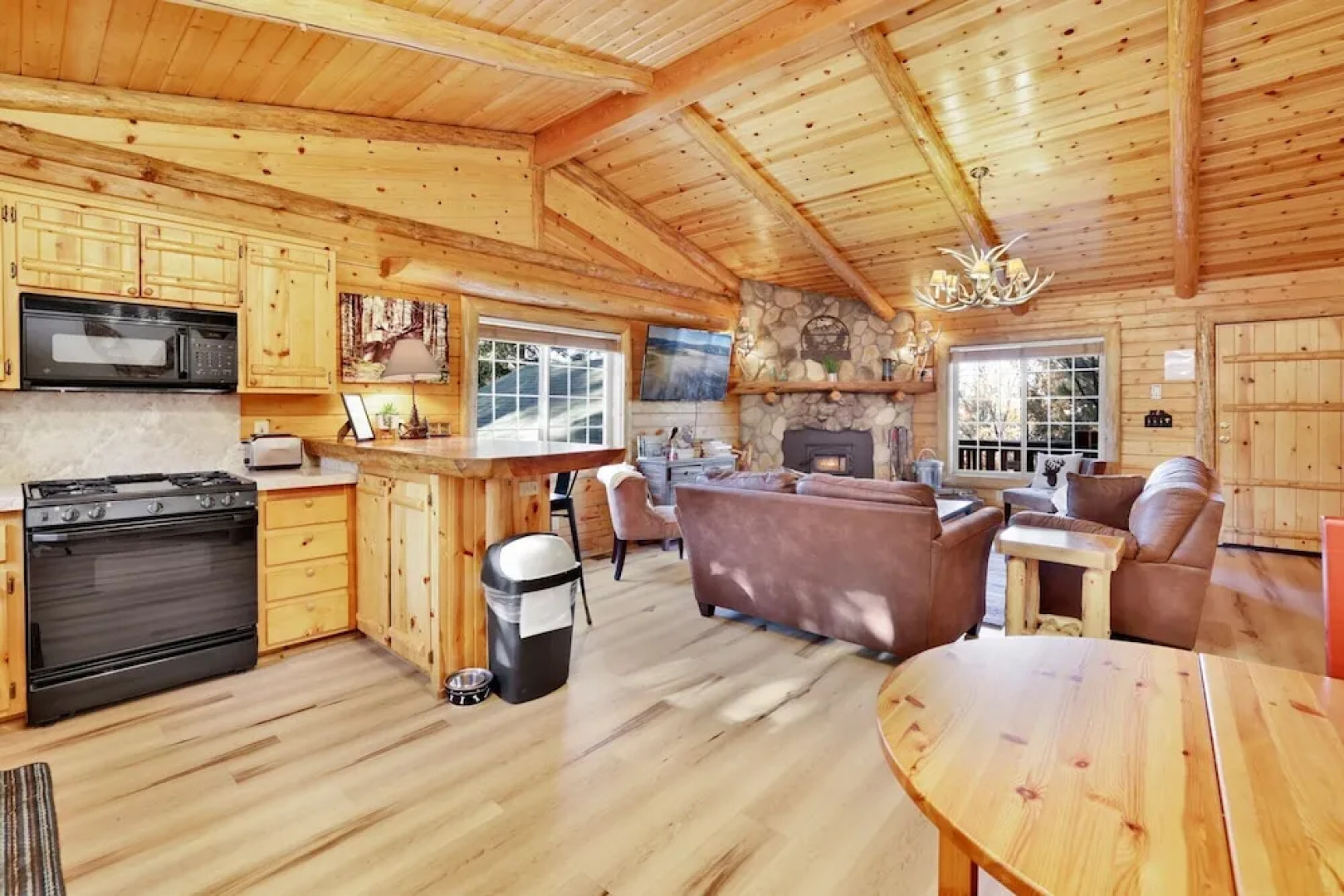 Crescenta Pines LOG Cabin #2346