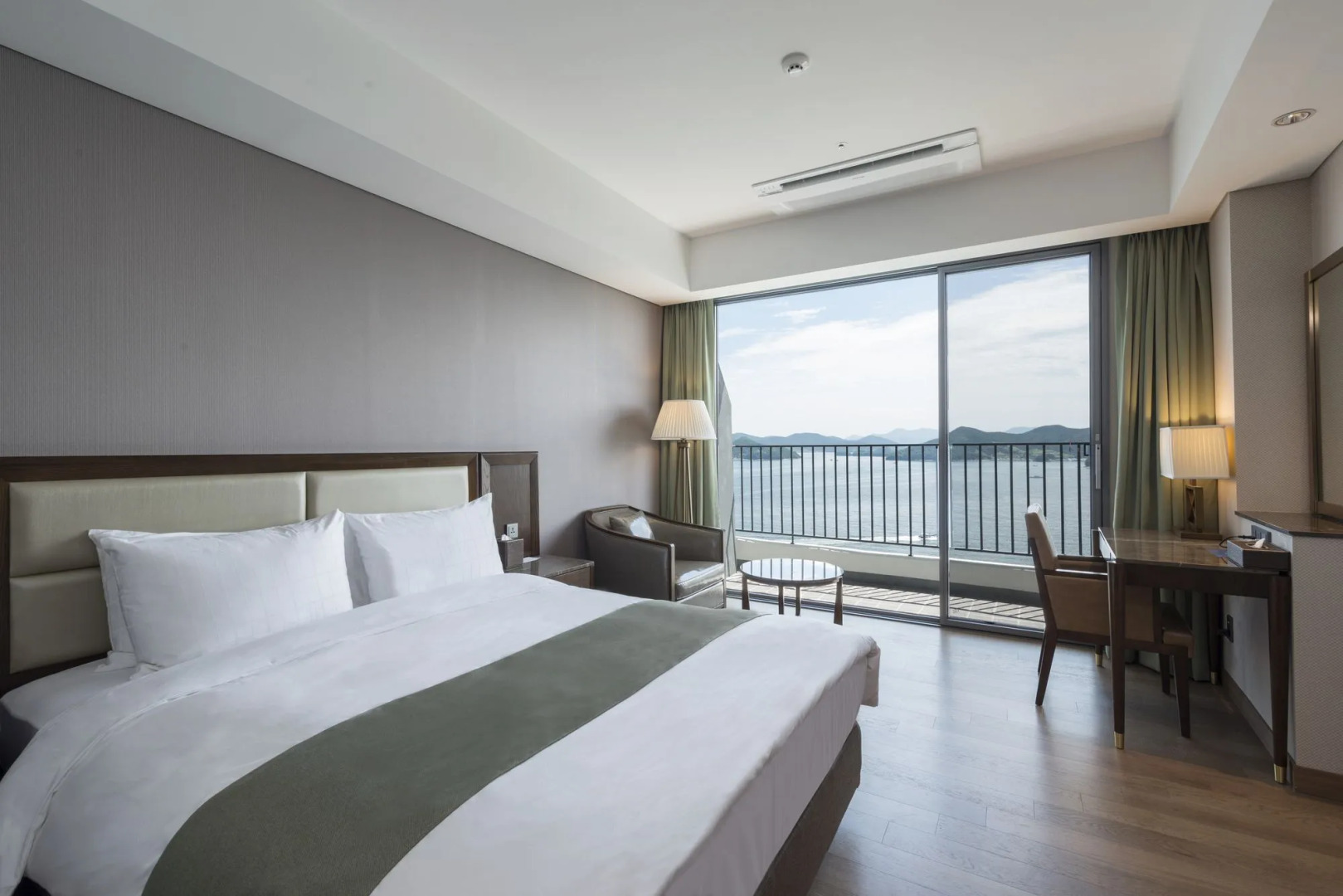 Stanford Hotel & Resort Tongyeong