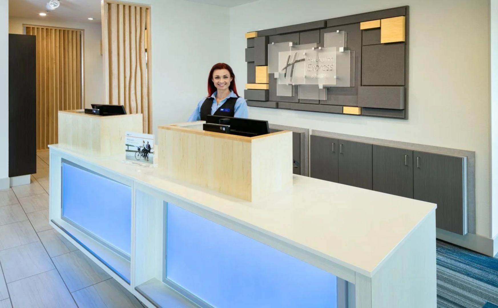 Holiday Inn Express & Suites Medford by IHG