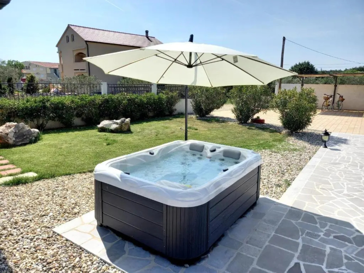 Lux stone house with pool, jacuzzi, sauna near beach