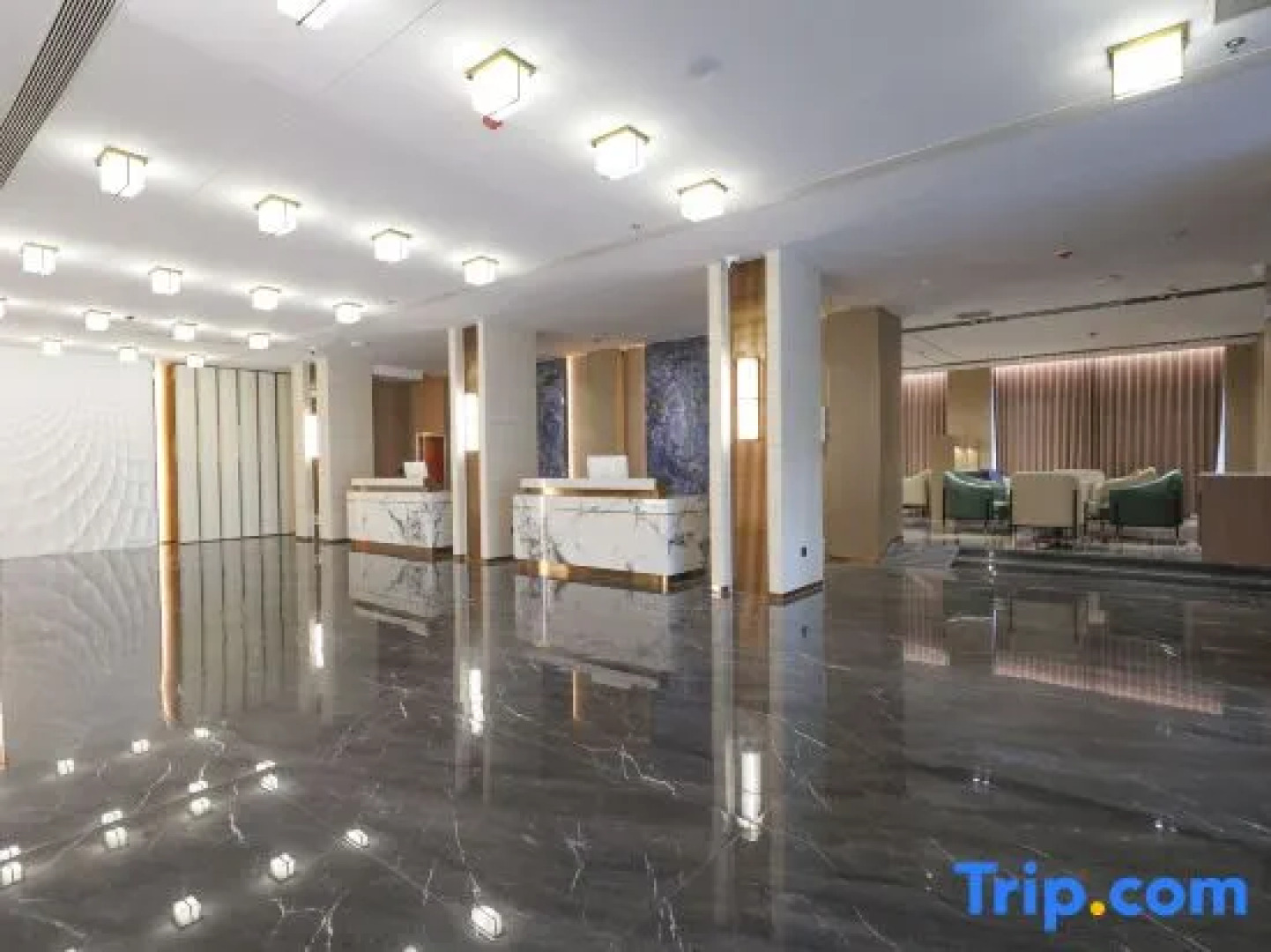 Qinhuangdao Xiadu Garden Hotel (People's Square)