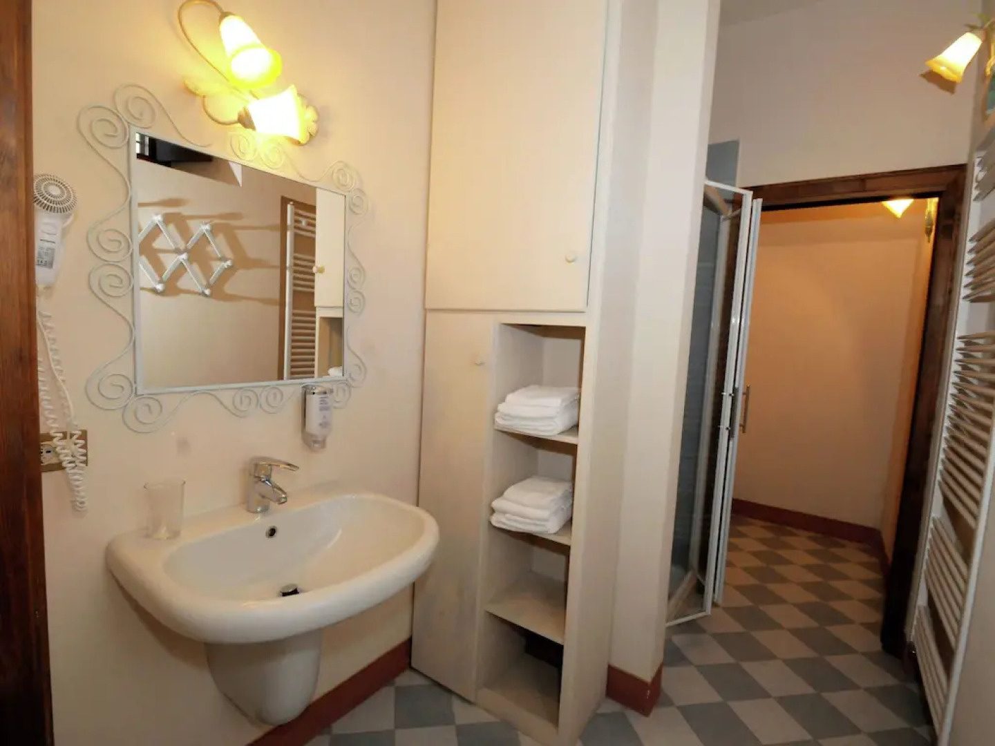 Modern Apartment in Monticelli Brusati with Pool