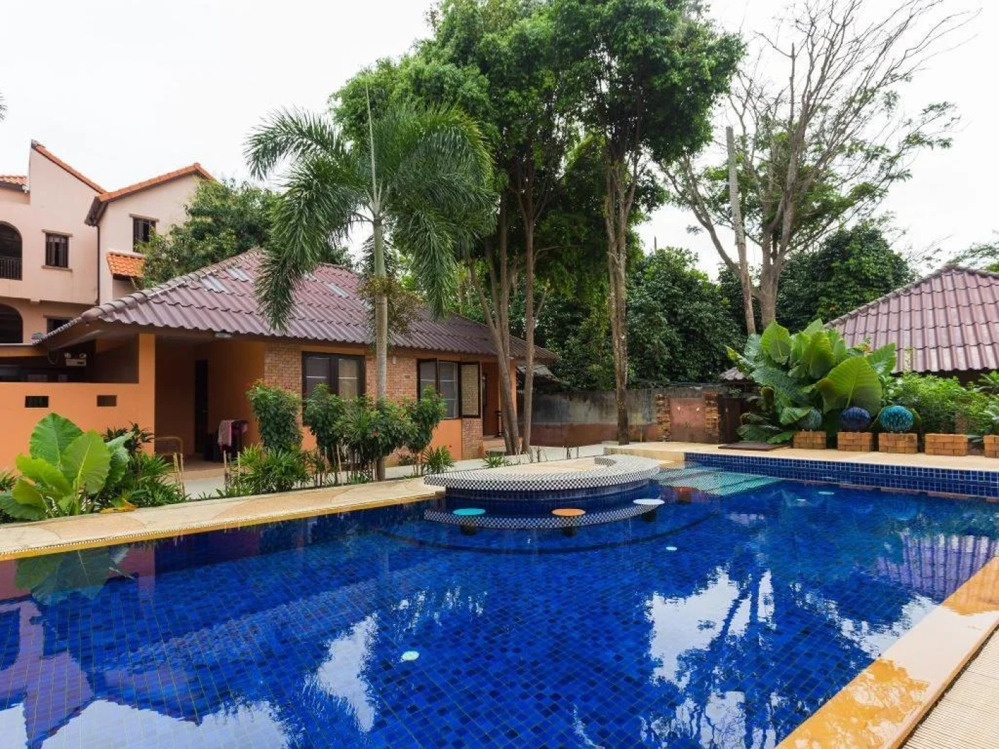 Floraville Phuket Resort