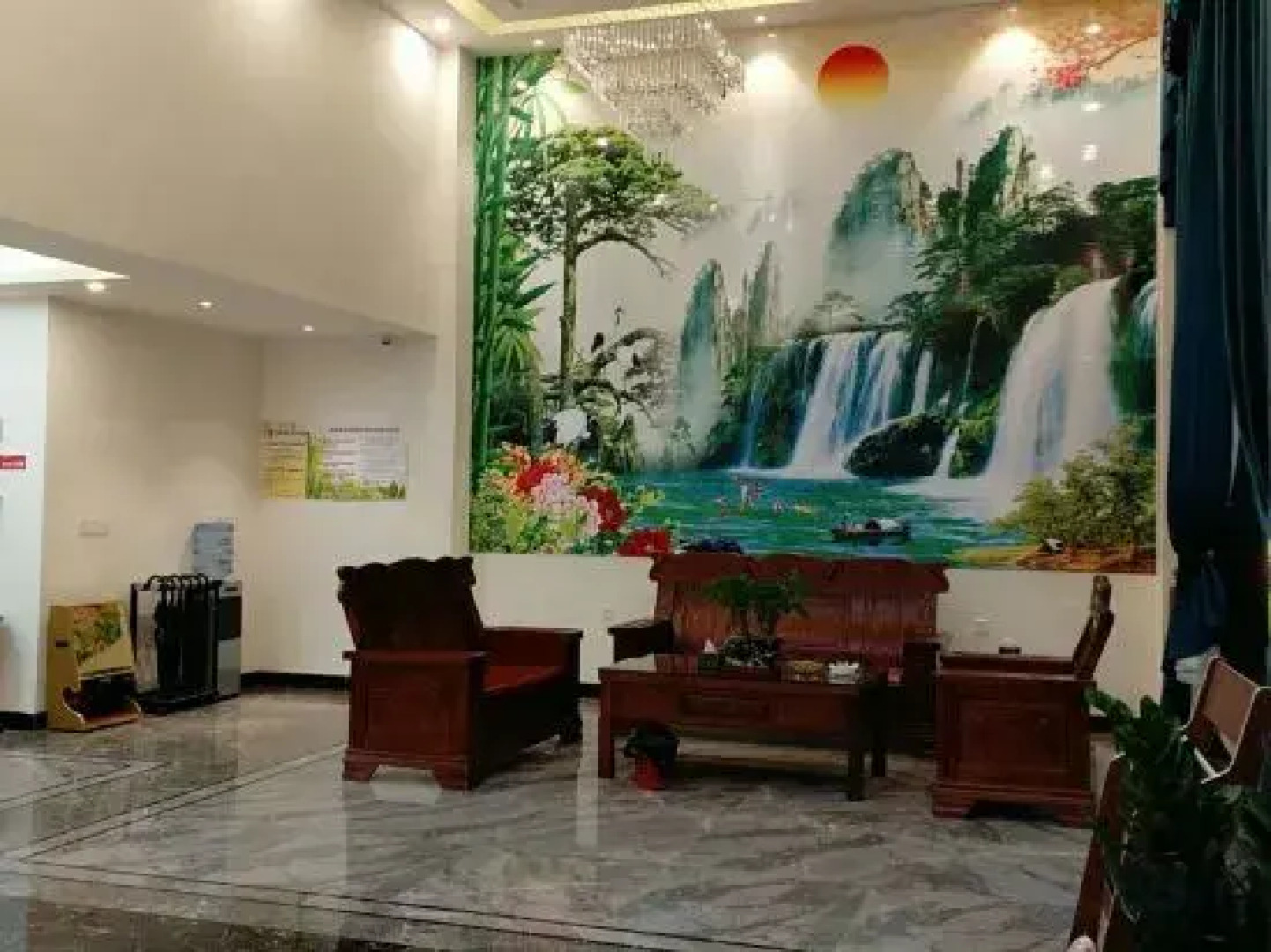 Yestour Hotel (Guigang Pingnan Government Center Shopping Plaza)