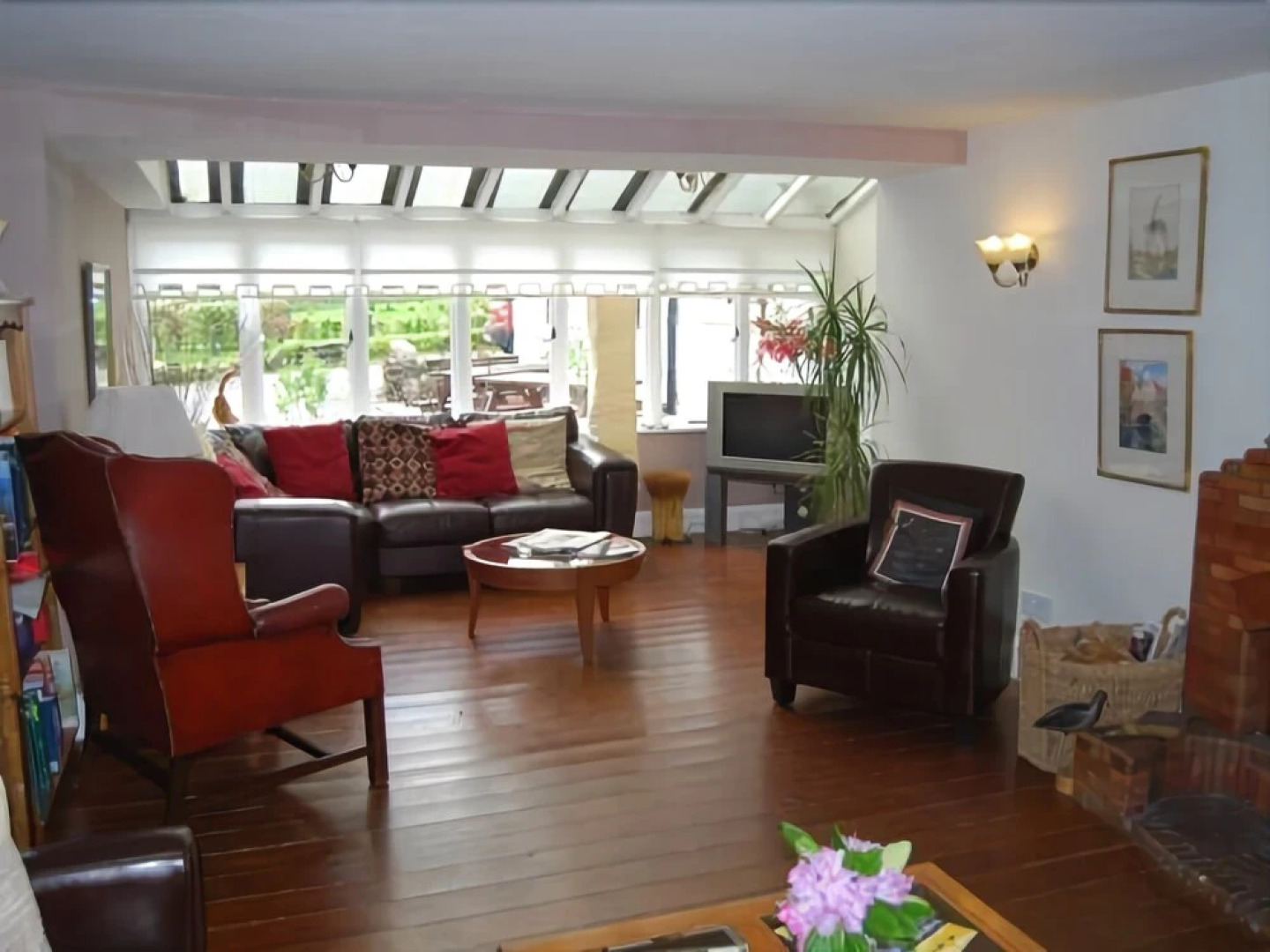 The Bridge Of Lochay Hotel