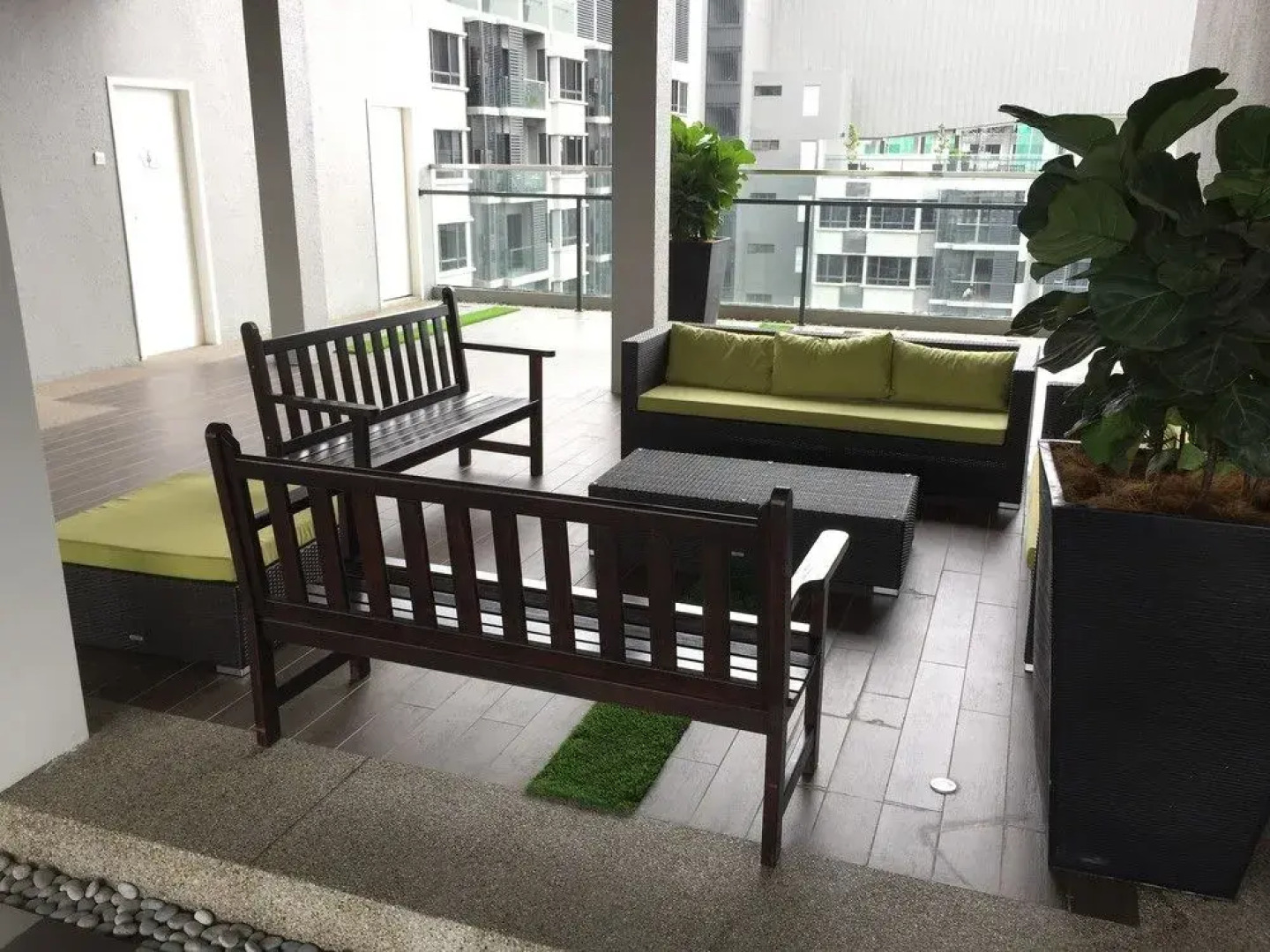 M Premium Petalz Residence