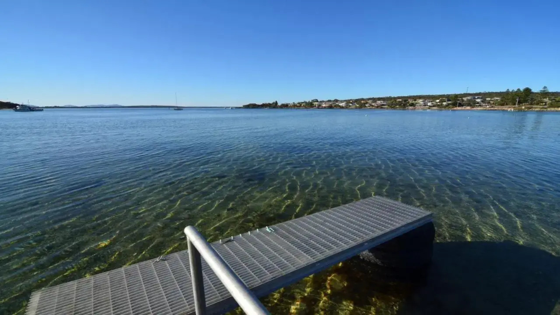 CDC-625 Beach House incl.rear 2BR studio