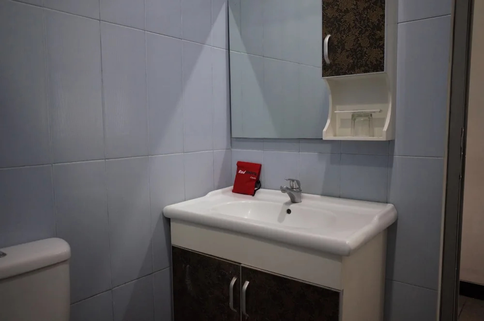 RedDoorz Plus @ Suryakencana Kota Sukabumi