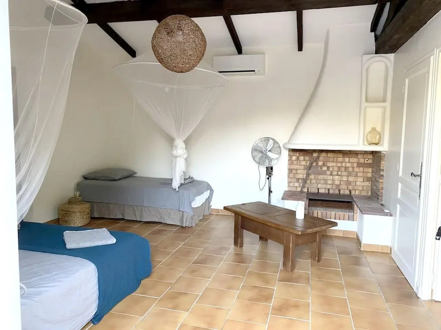 Villa With 5 Bedrooms in Entrecasteaux, With Private Pool, Enclosed Garden and Wifi