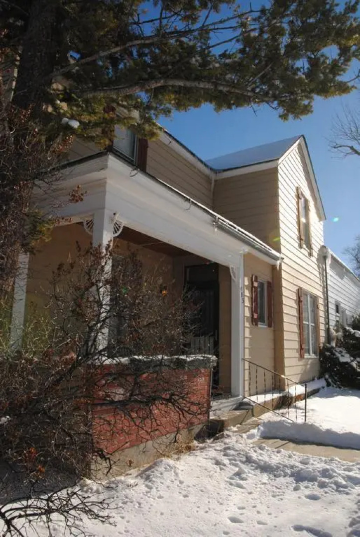 The Sleepy Senator Guest House