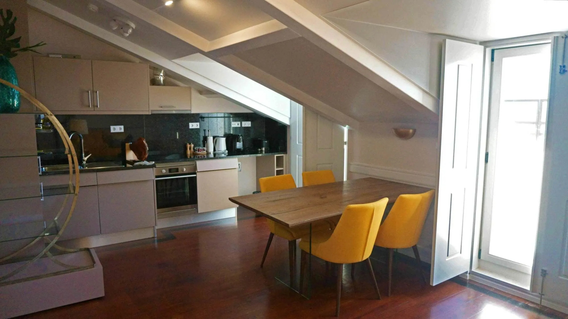 Lisbon Colours Bairro Alto Apartments