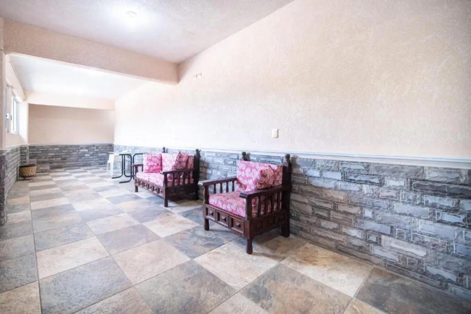 PENINSULA STAYS Business Hotel 2 CAMAS Matrimoniales