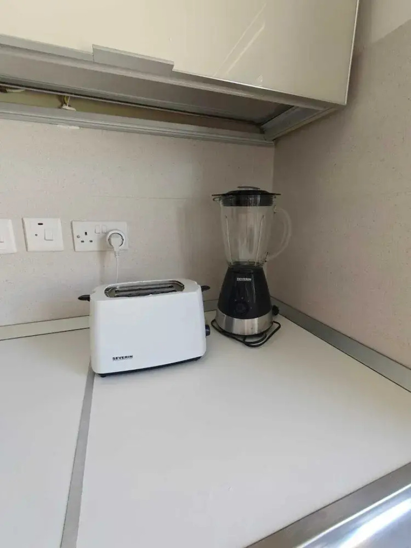 Twin Room with Laundry in Pembroke