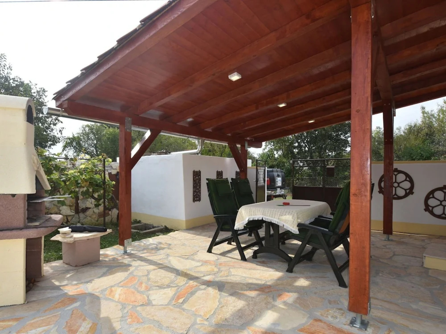 This Pleasant Holiday Home is an Ideal Starting Point to Explore Dalmatia