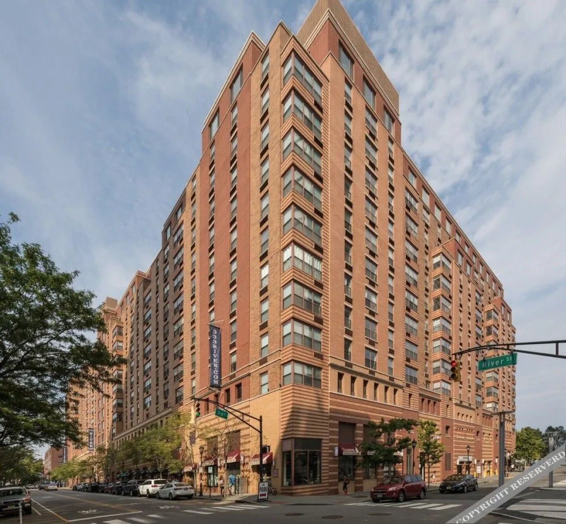 Global Serviced Apartments At 333 River Street