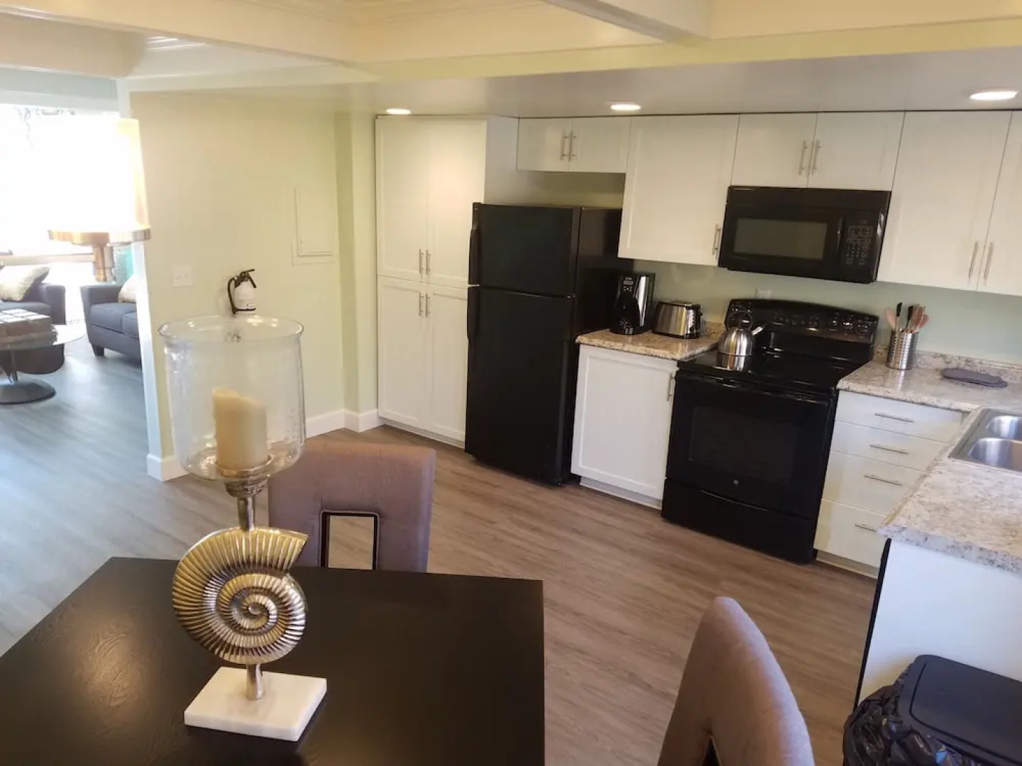 Seaside Oceanfront Inn