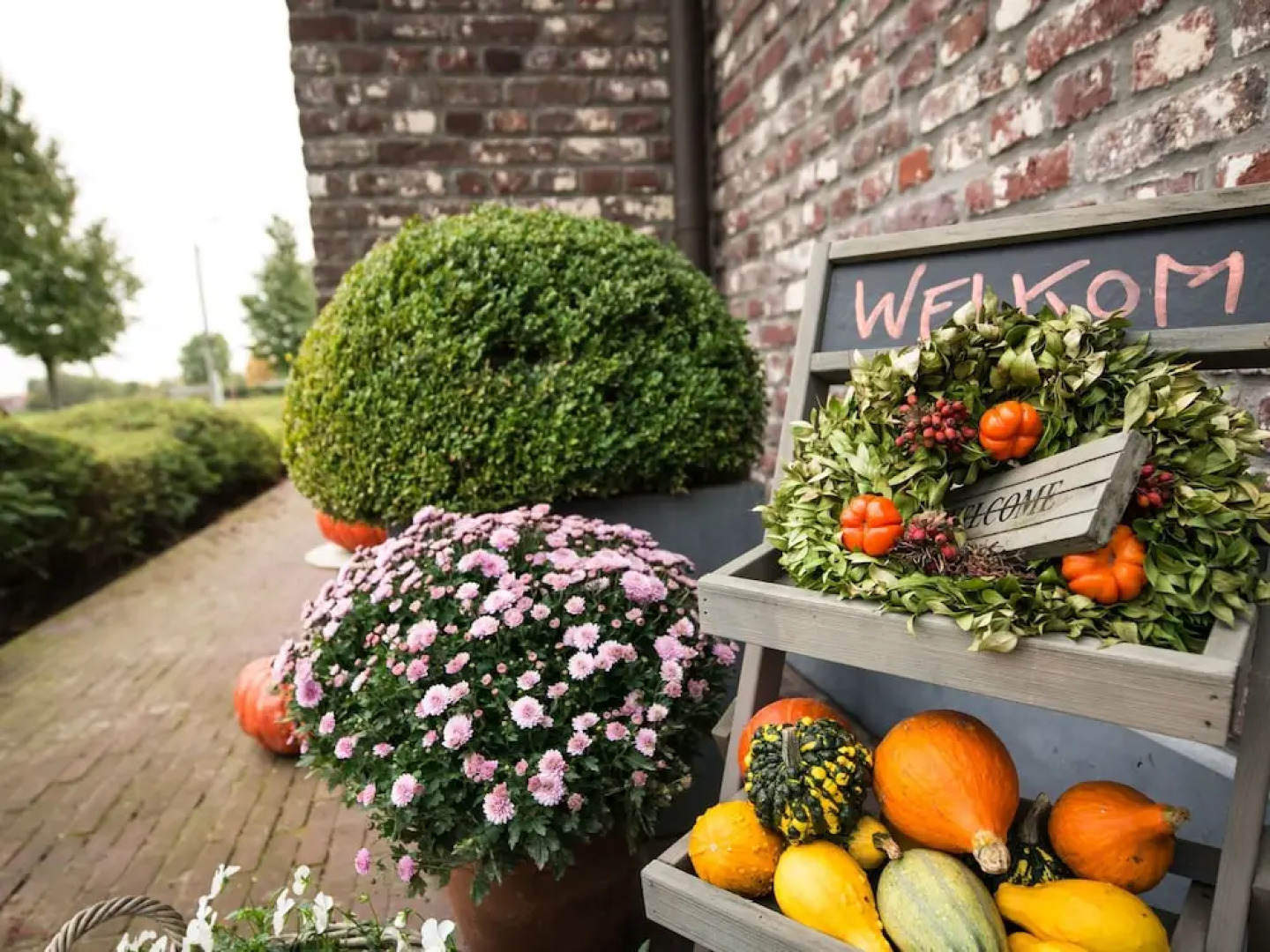 Tasteful Mansion in Lichtervelde with Hot Tub