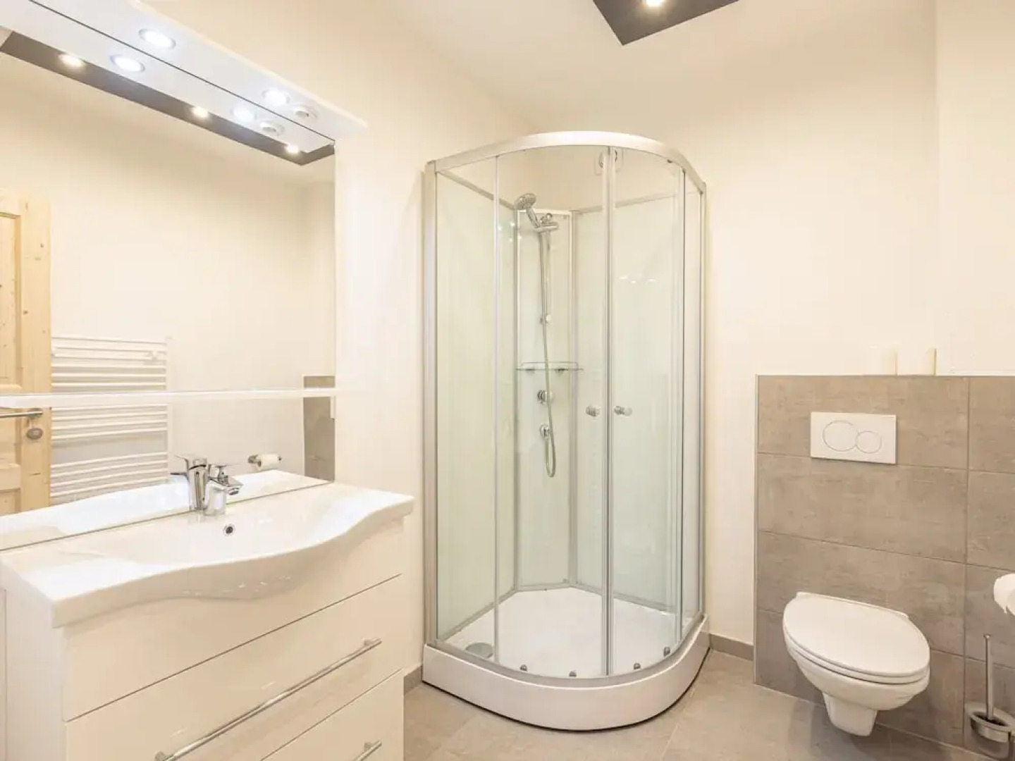 Beautiful Cottage in Styria Near Lake