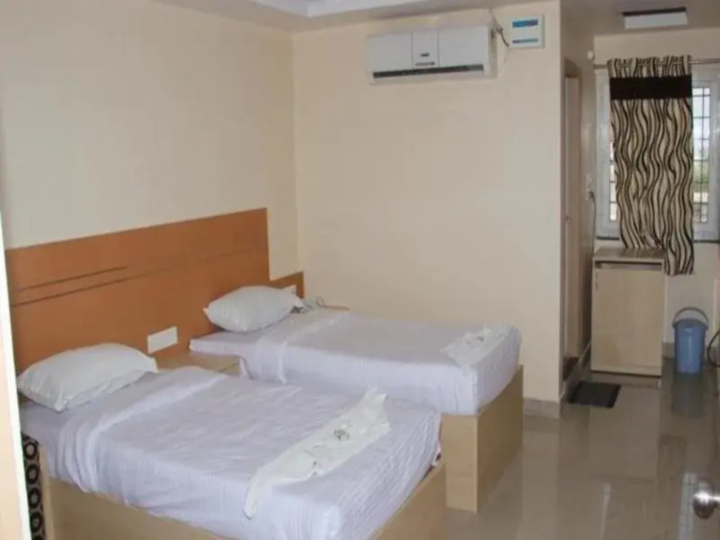 OYO 13494 Hotel Nakshatra Inn