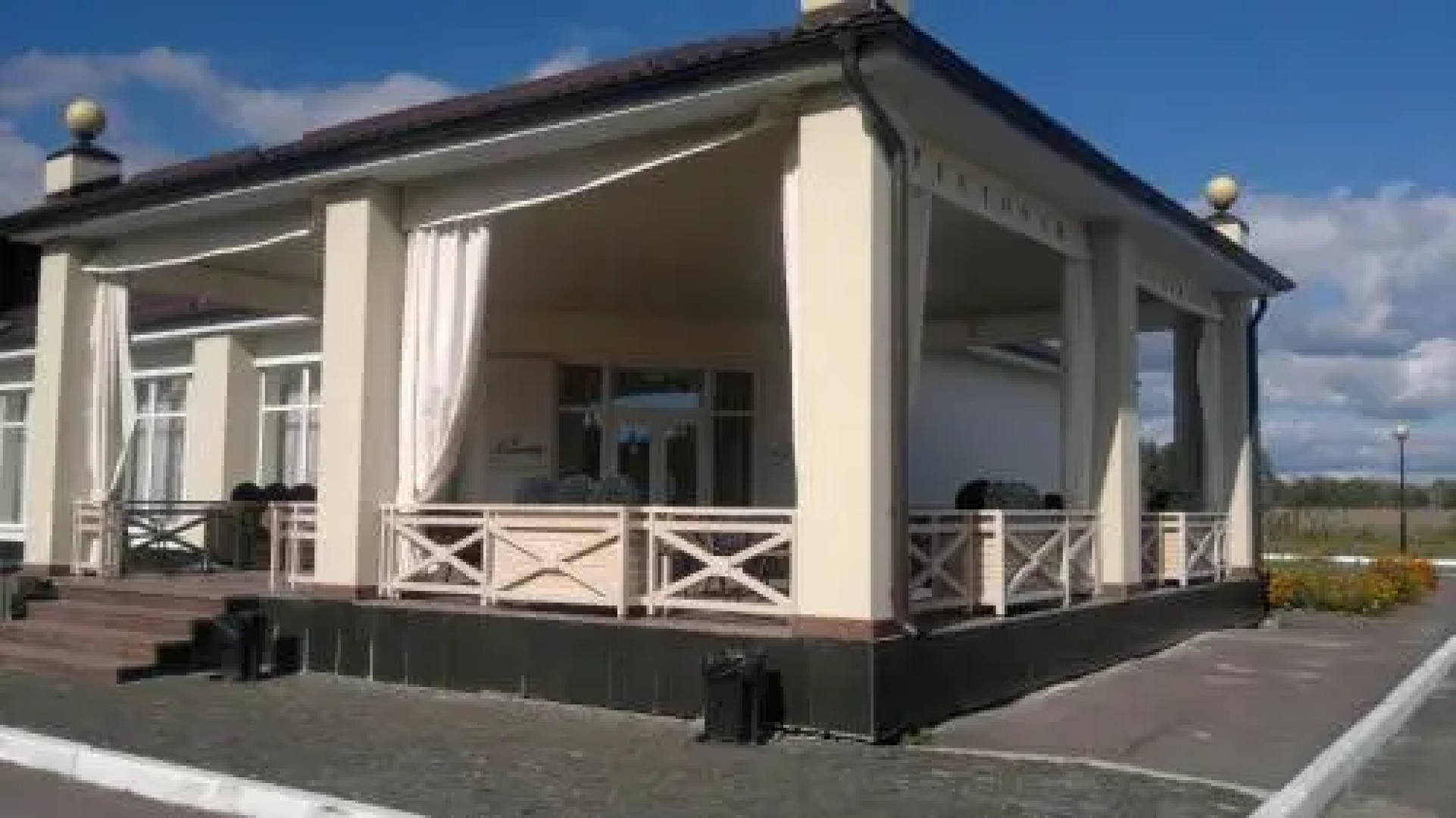 Sadky Hotel and Restaurant