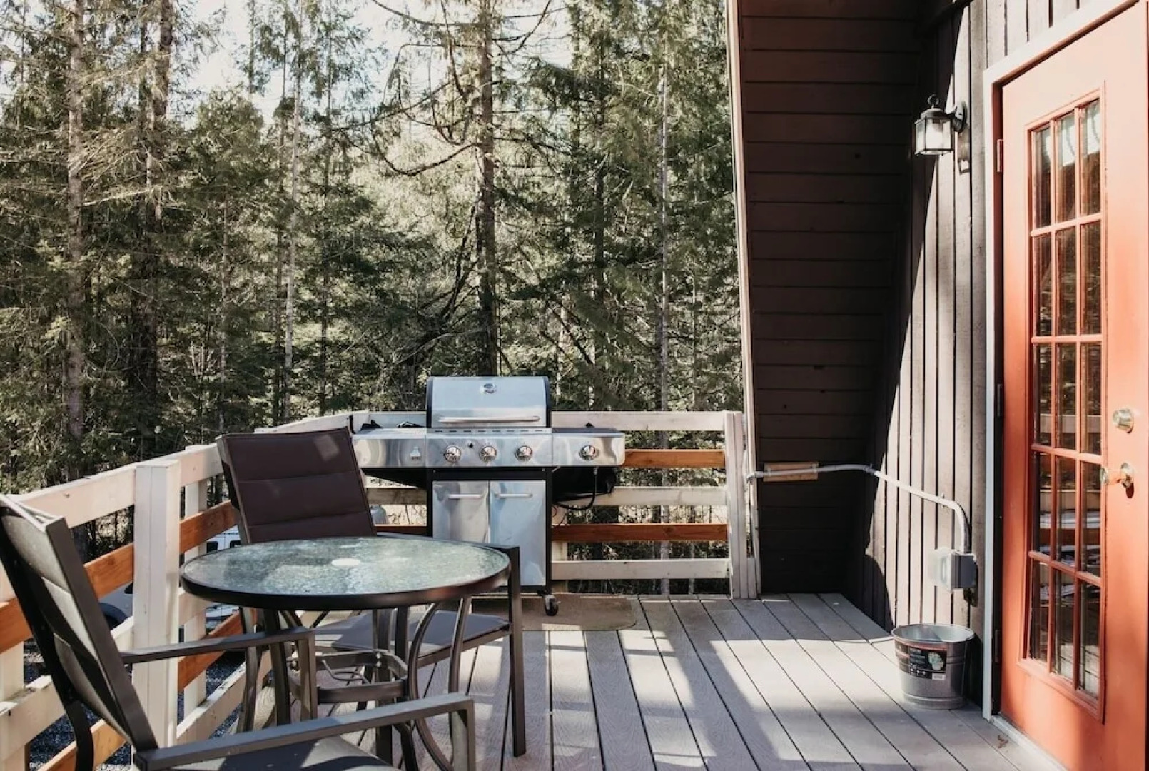 05mbh - Economical - Wifi - Pets Ok - F/p - D/w - Sleeps 2 1 Bedroom Apts by RedAwning