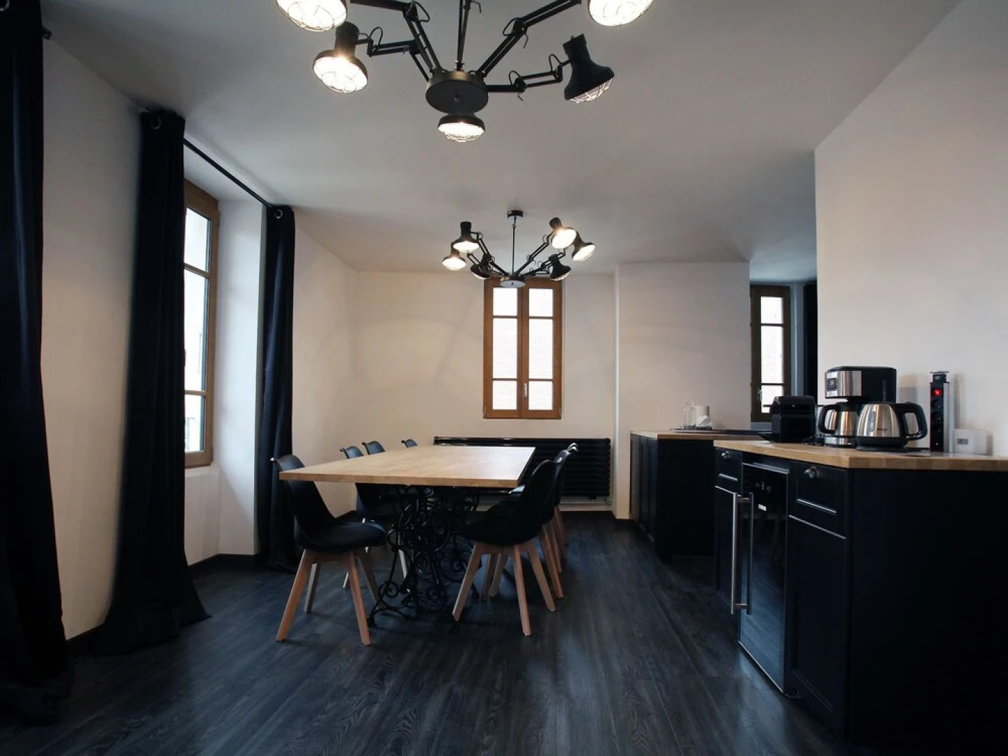 2 bd apartment with sauna- center Annecy