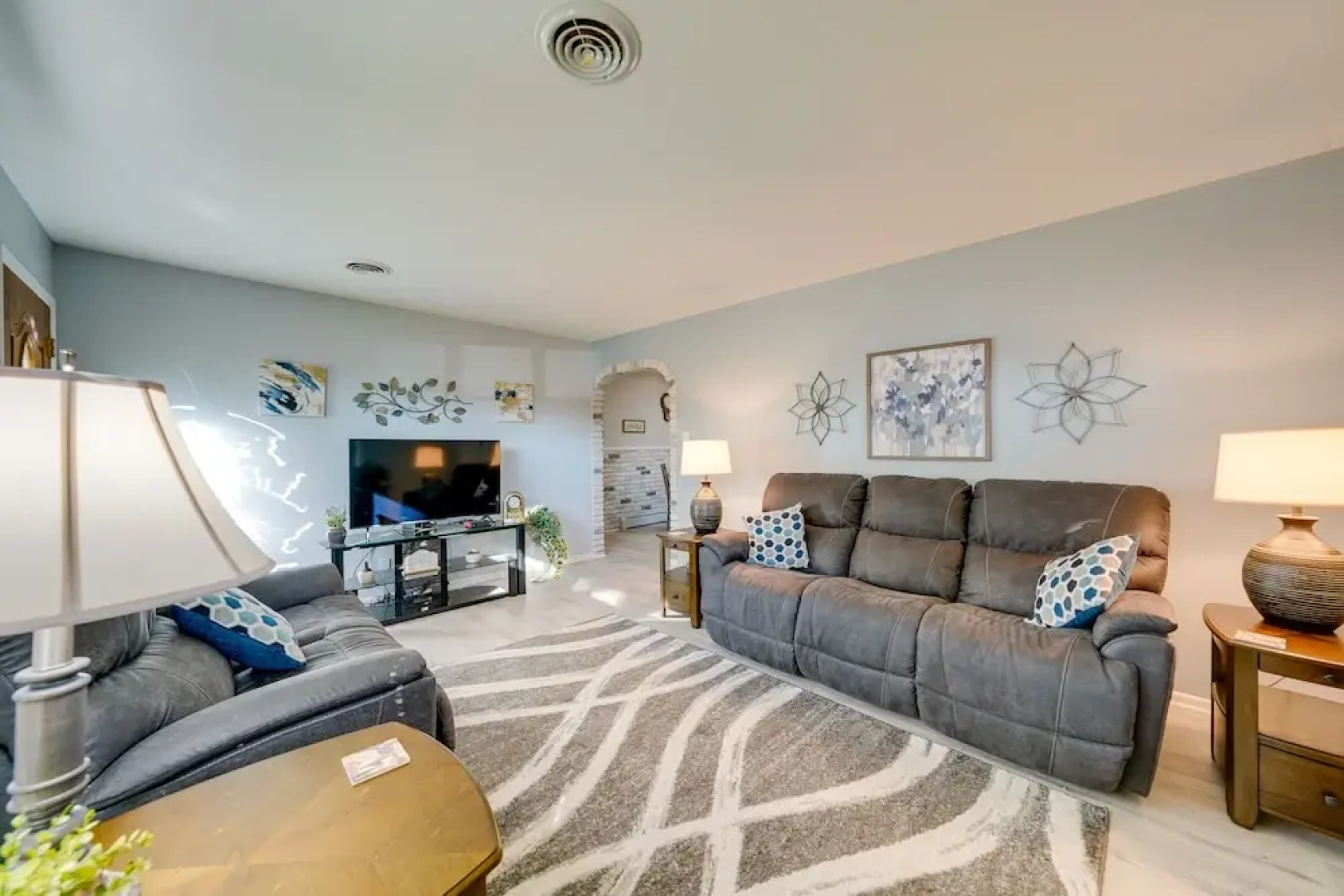 'coty's House' Illinois Getaway w/ Bar: Near Golf!