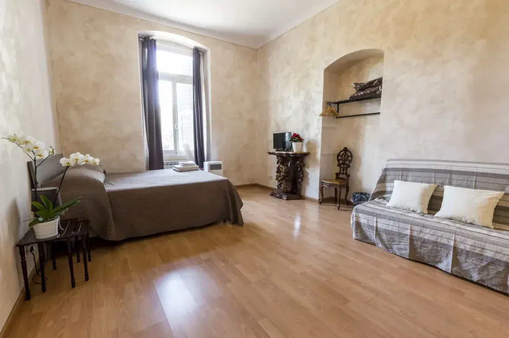 Cavour Guest House