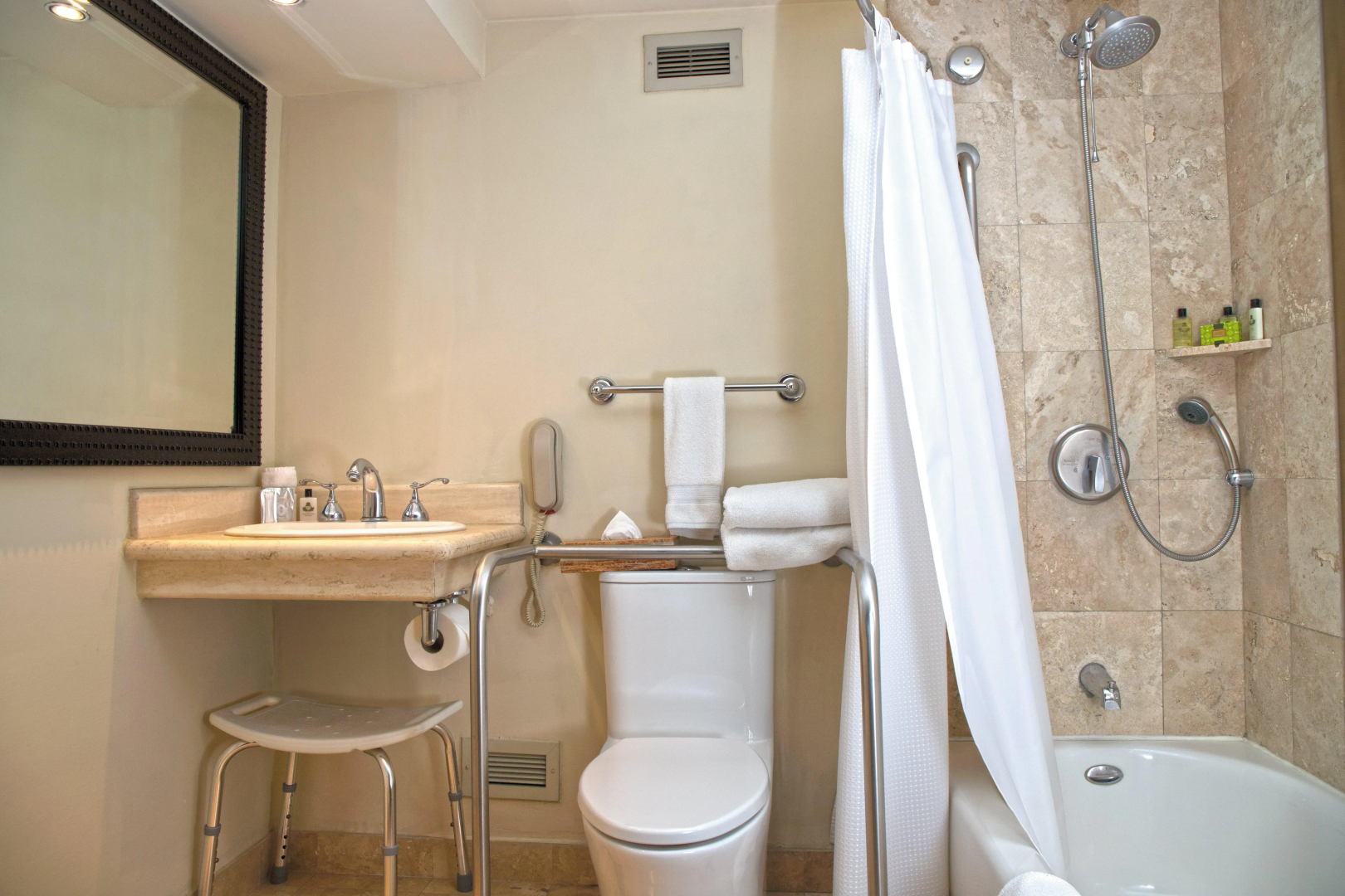 Real InterContinental San Salvador at Metrocentro Mall by IHG