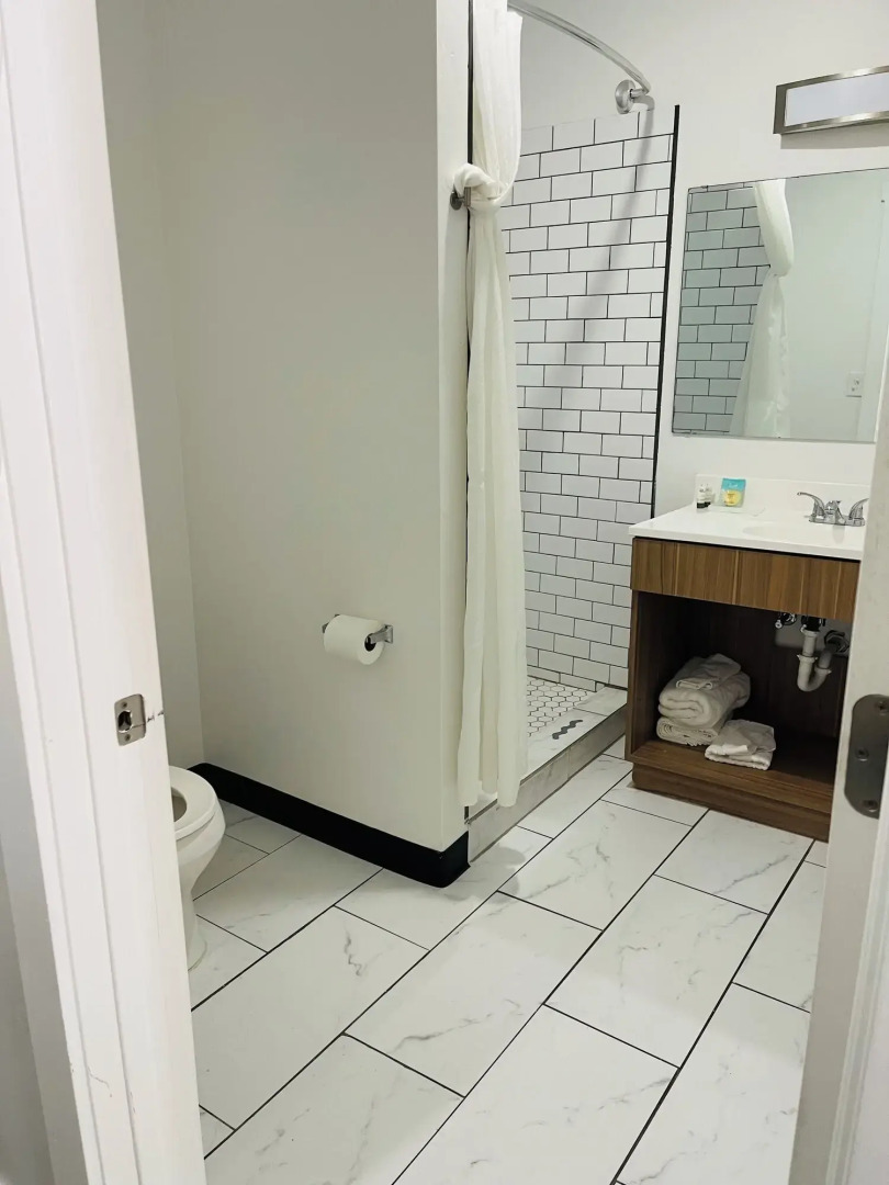 Blue Sage Inn & Suites