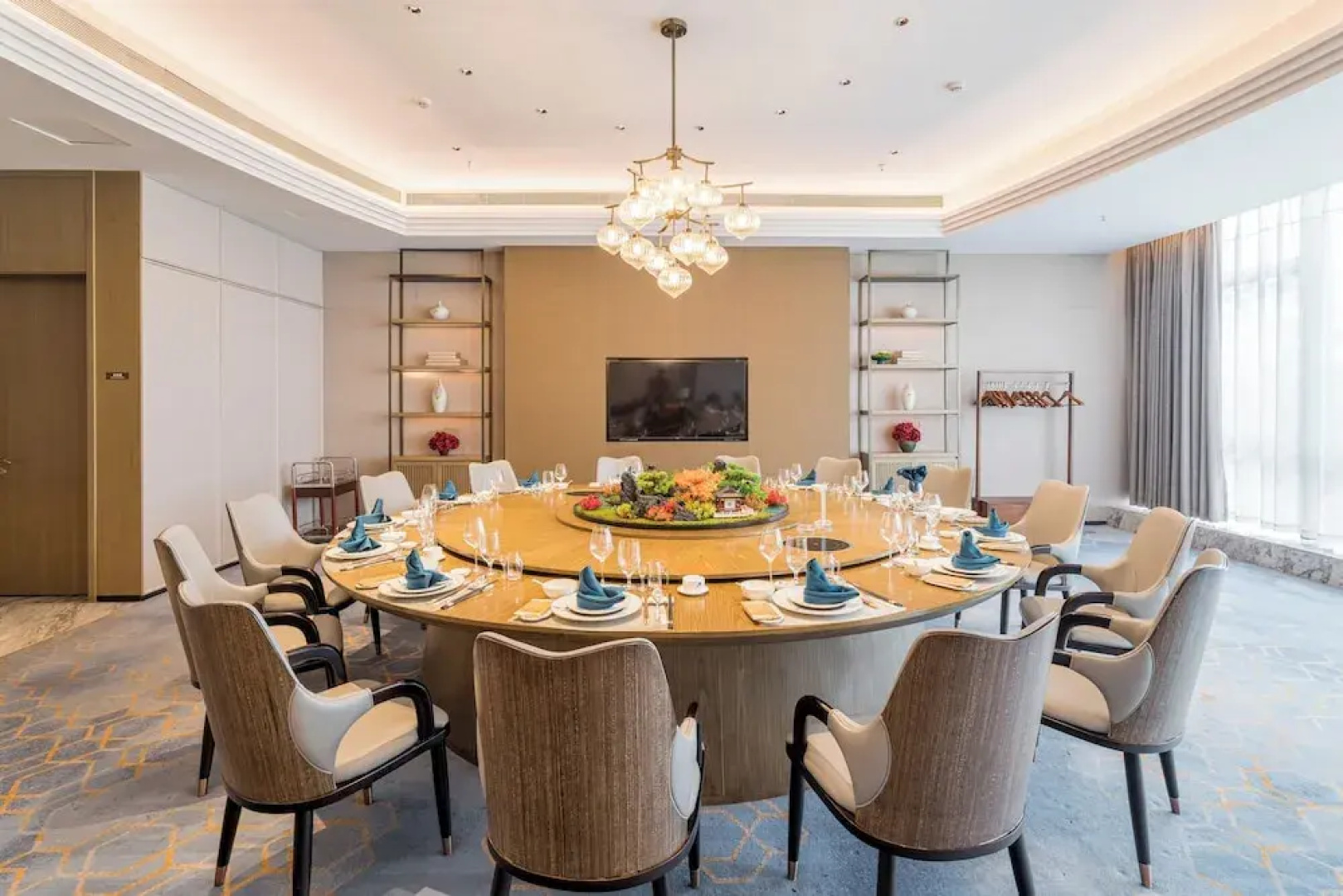Grand Honor Hotel