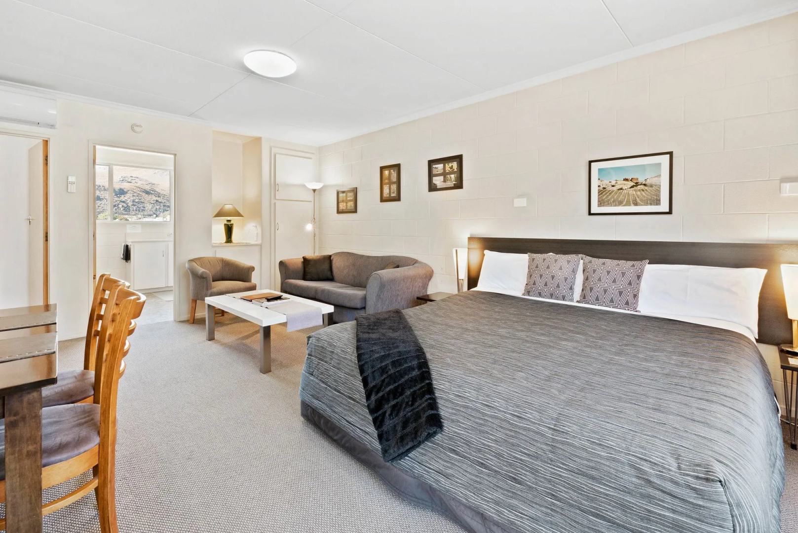 Central Gateway Motel