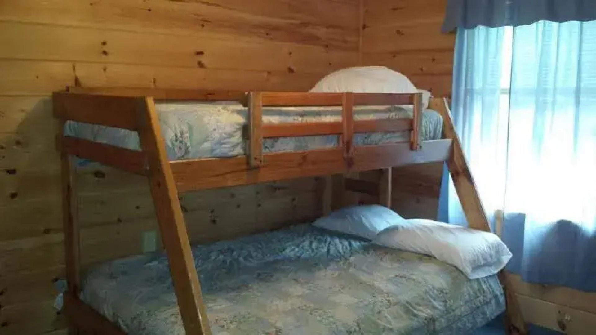 Weirs Beach Motel and Cottages