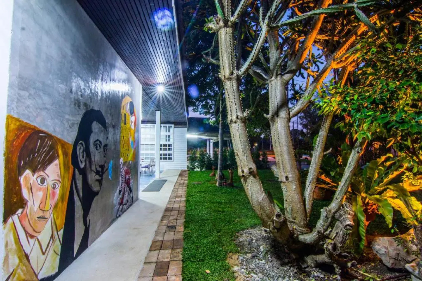 Wanida Hostel