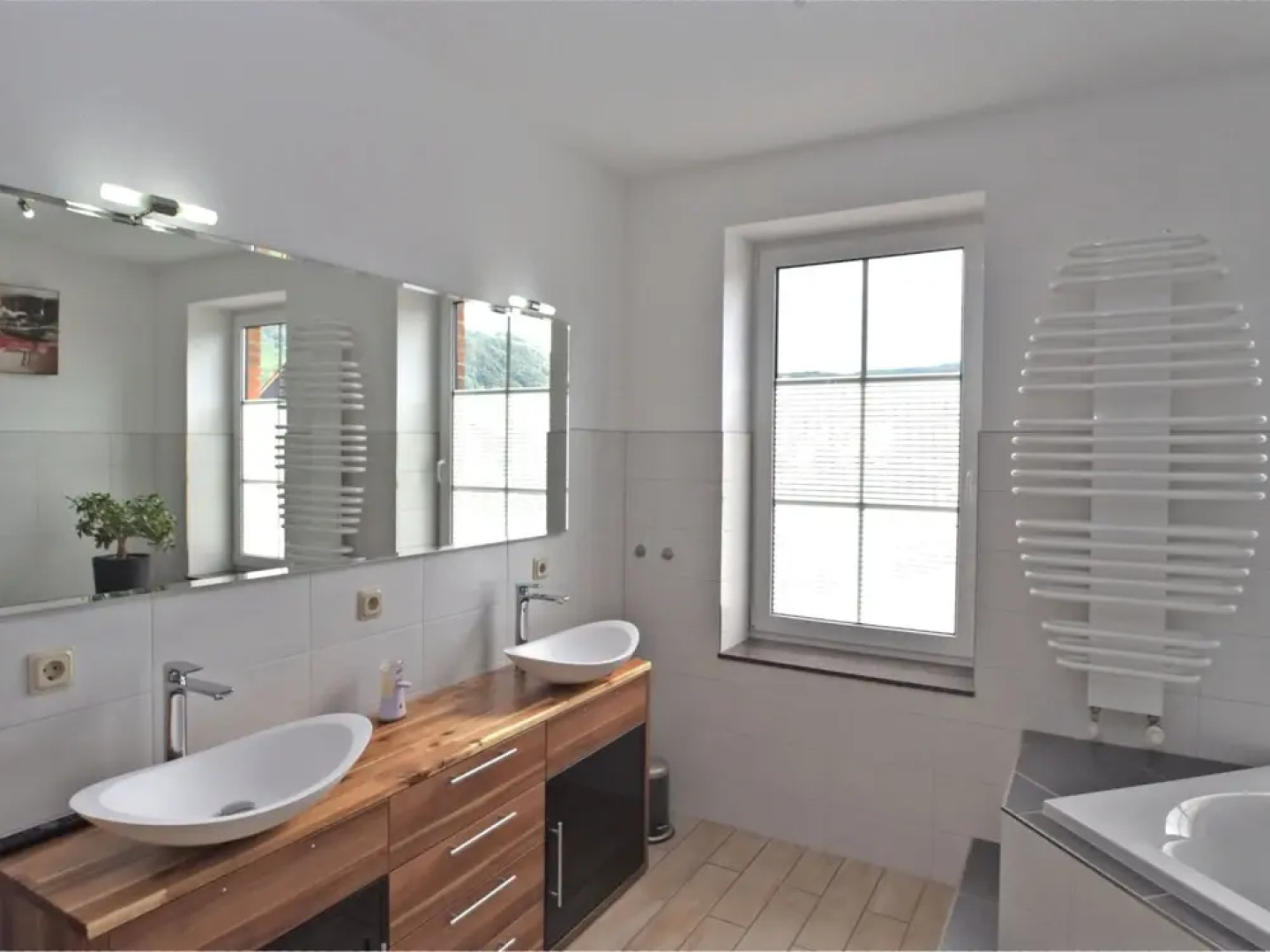 Large Apartment in the Harz With Private Entrance, Fireplace, Garden and Roof Terrace