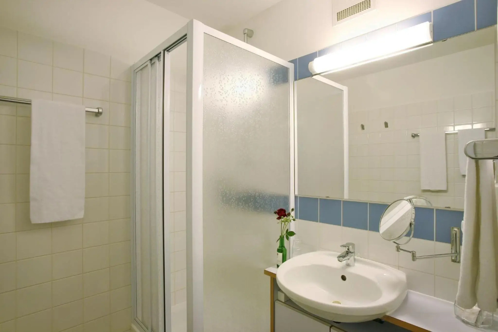 Am Spiegeln dialog.hotel.wien