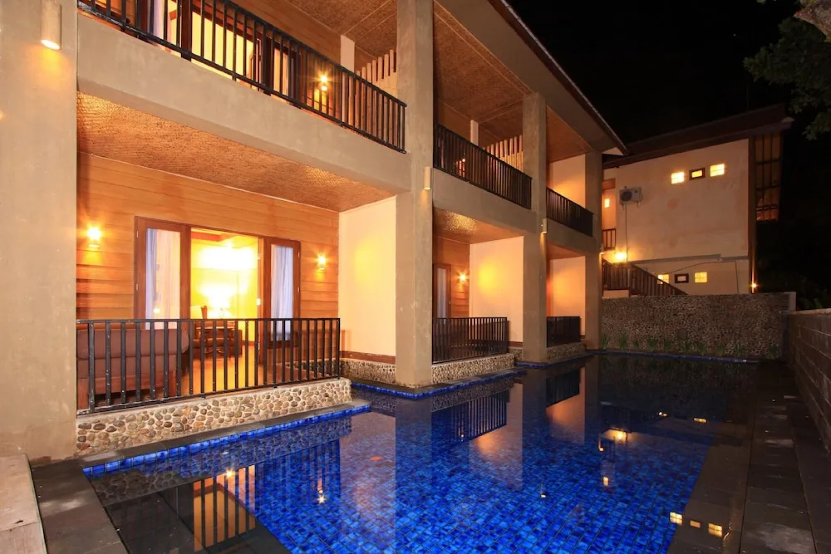 The Inn by Sunsethouse