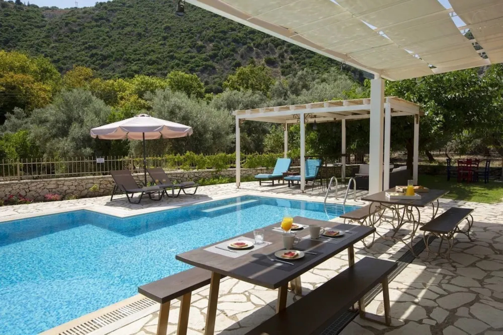 Villa Niriides