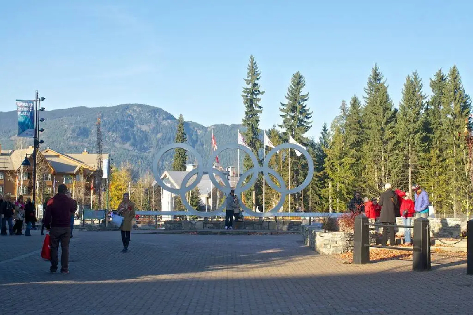 Whistler Village -  Best location - spacious - Village stroll - Walk to lift - bars - restaurants - grocery store - liquor store Deer Lodge 341