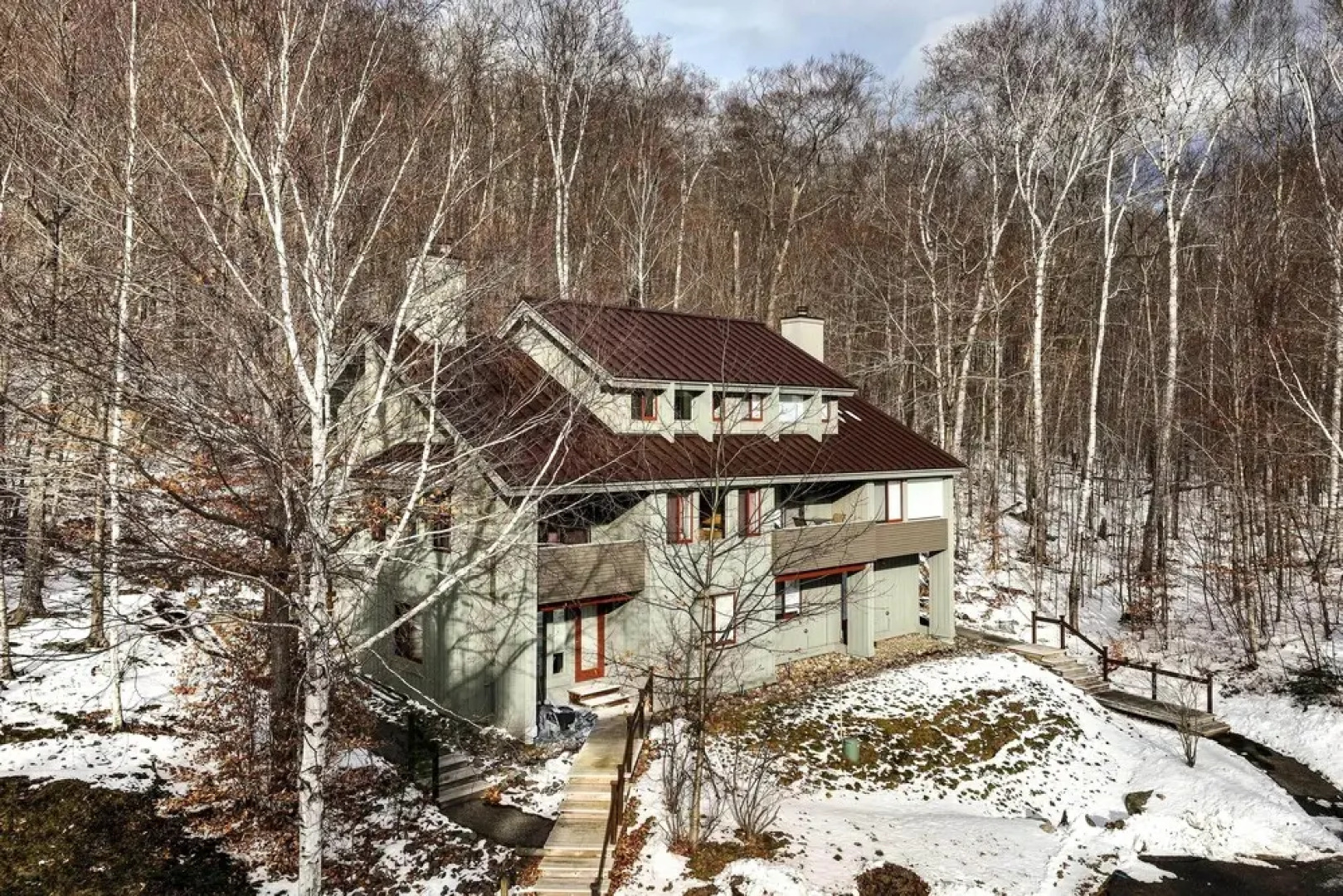 Lincoln Condo w/ Balcony & View < 2 Mi to Loon Mtn