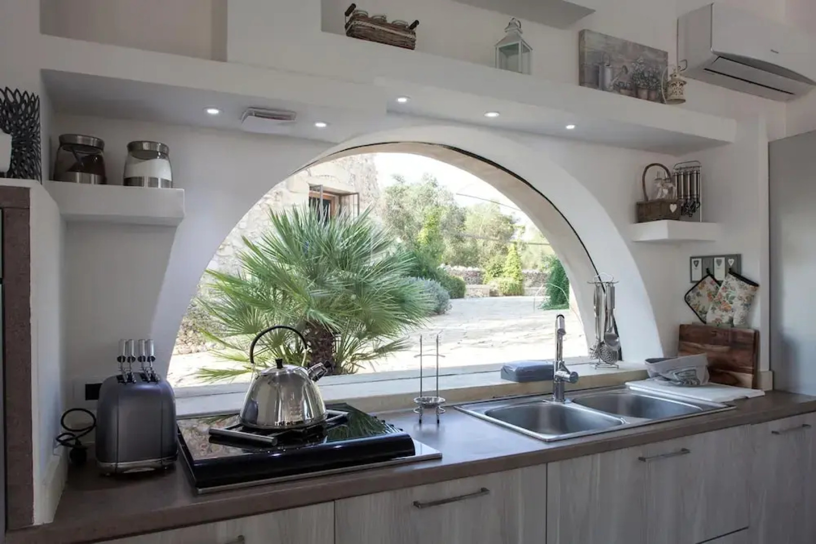 Tenuta Bouganville With Garden And Pool